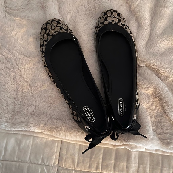 Retro Coach Flats - Picture 2 of 3